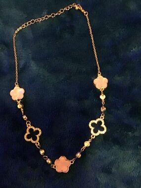 Fashion Jewelry Rose Gold Floral Necklace with Pink Accents